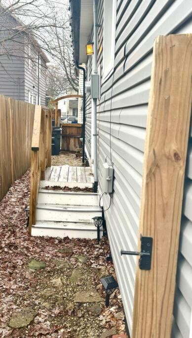 Little House On 47Th Apartamento Cleveland Exterior foto