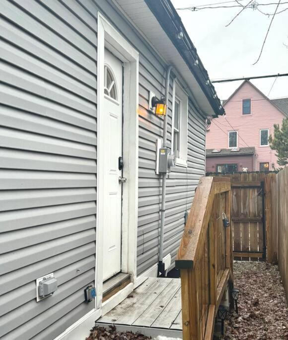 Little House On 47Th Apartamento Cleveland Exterior foto