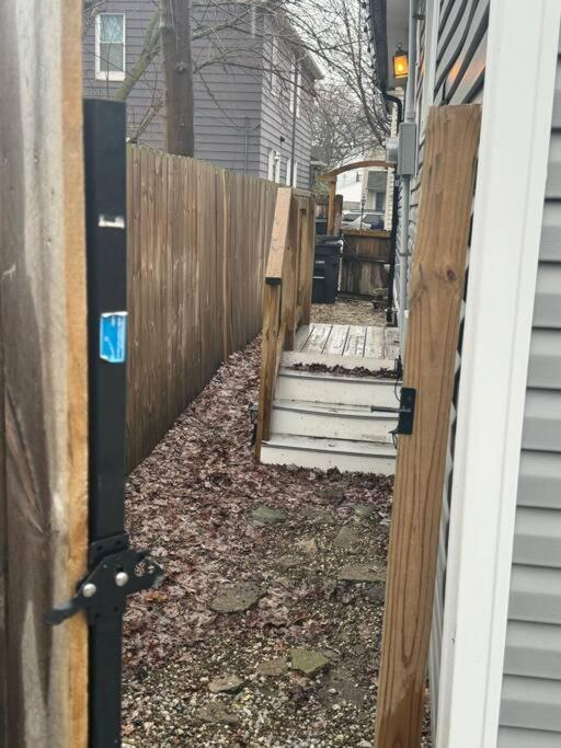 Little House On 47Th Apartamento Cleveland Exterior foto